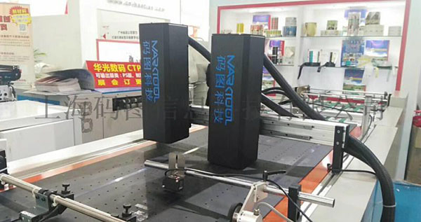 高分辨率高速UV噴碼機(jī)